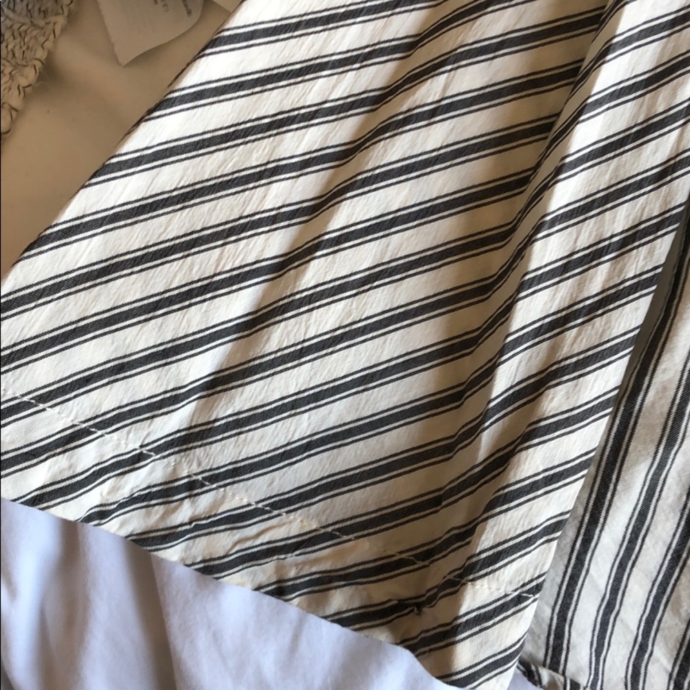 Like-New Madewell popover wise sleeve shirt - Picture 2 of 3